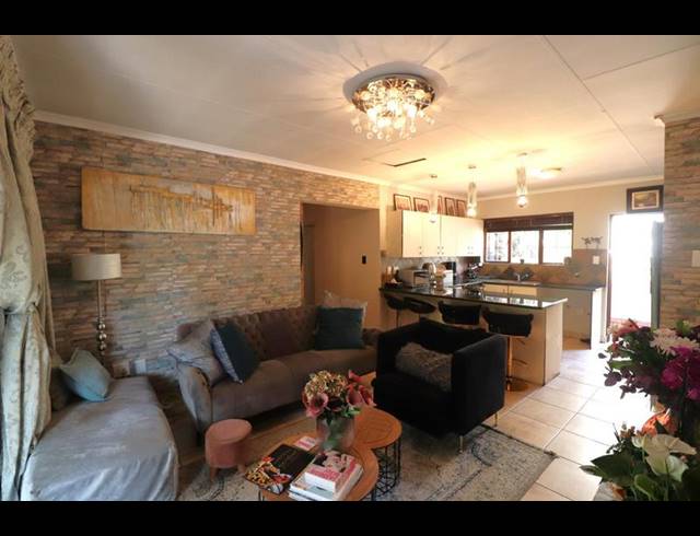 3 BEDROOM HOUSE FOR SALE IN WATERFORD ESTATE